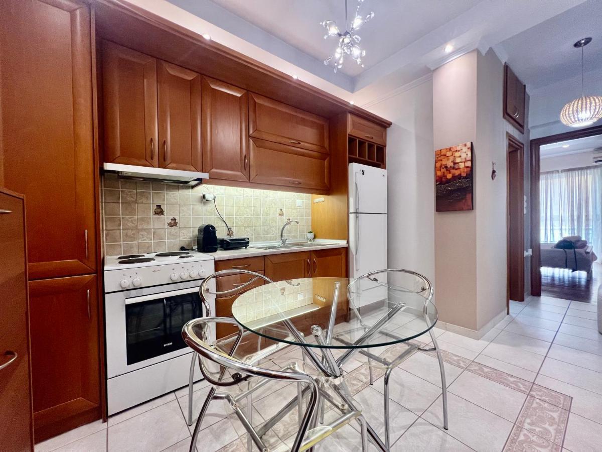 Elegant Downtown Retreat Daire Kalamata Dış mekan fotoğraf