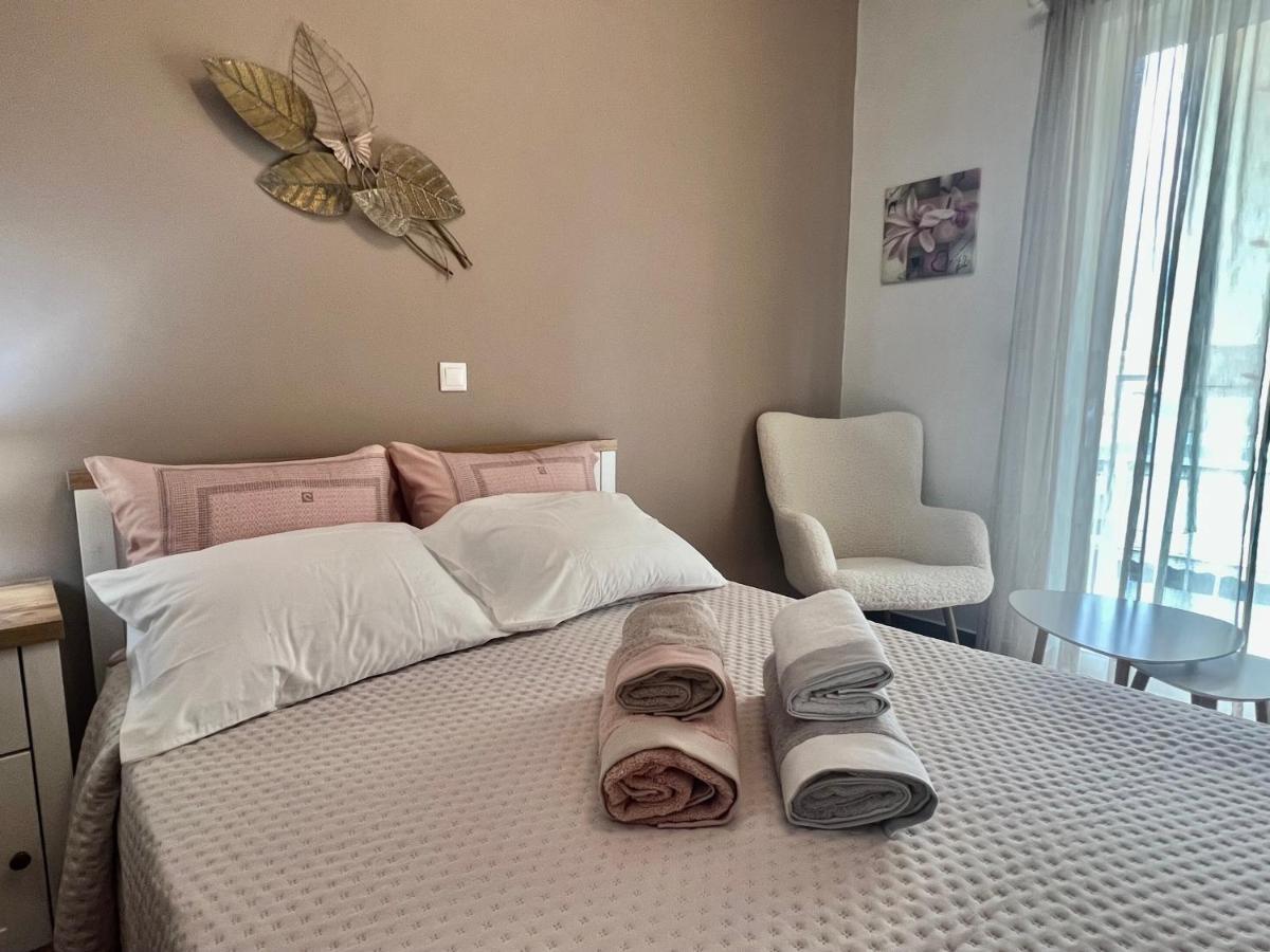 Elegant Downtown Retreat Daire Kalamata Dış mekan fotoğraf