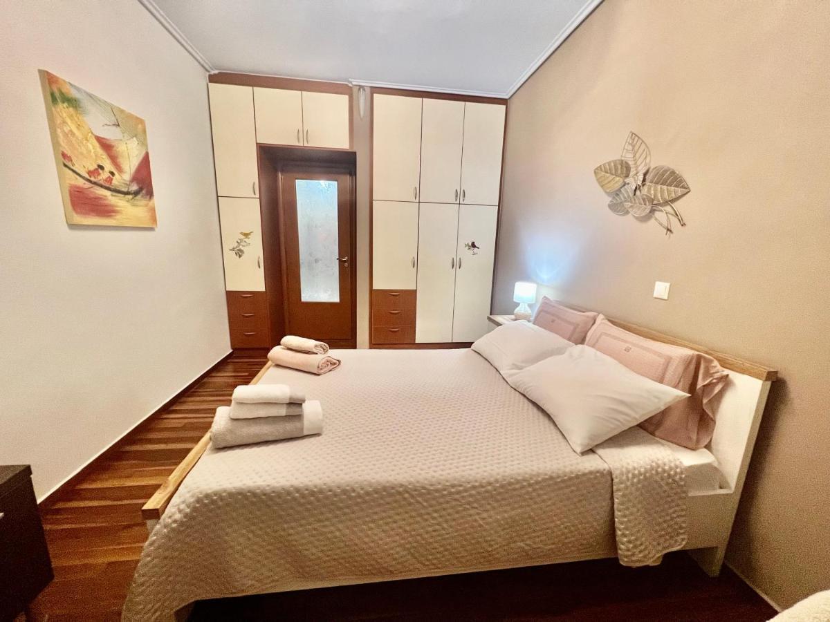 Elegant Downtown Retreat Daire Kalamata Dış mekan fotoğraf