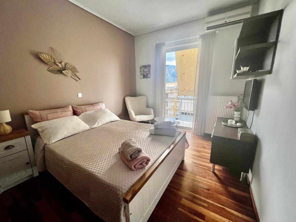 Elegant Downtown Retreat Daire Kalamata Dış mekan fotoğraf