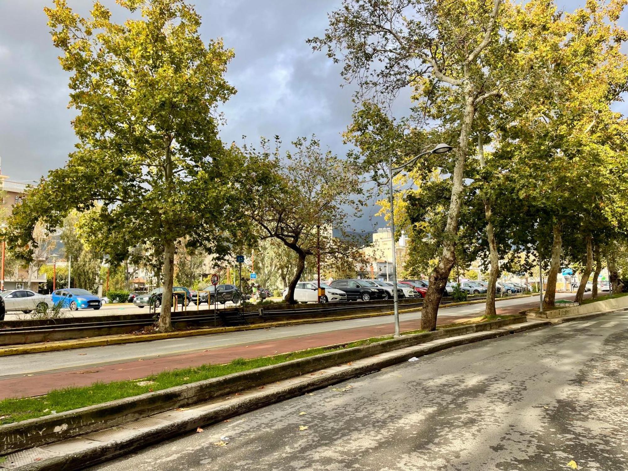 Elegant Downtown Retreat Daire Kalamata Dış mekan fotoğraf